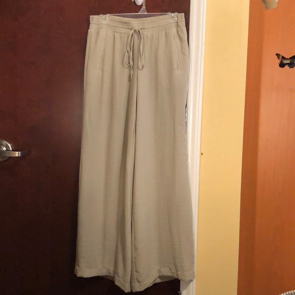 Joan Vass flowy pats in cream/tan